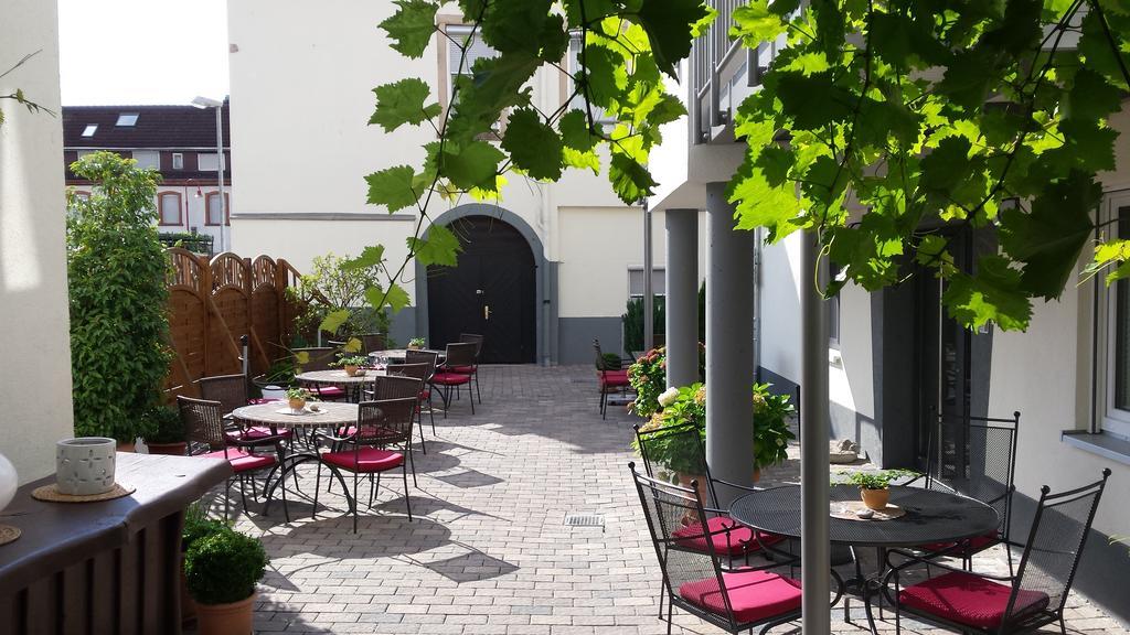 Hotel-Restaurant Pfaelzer Hof Edenkoben Kültér fotó