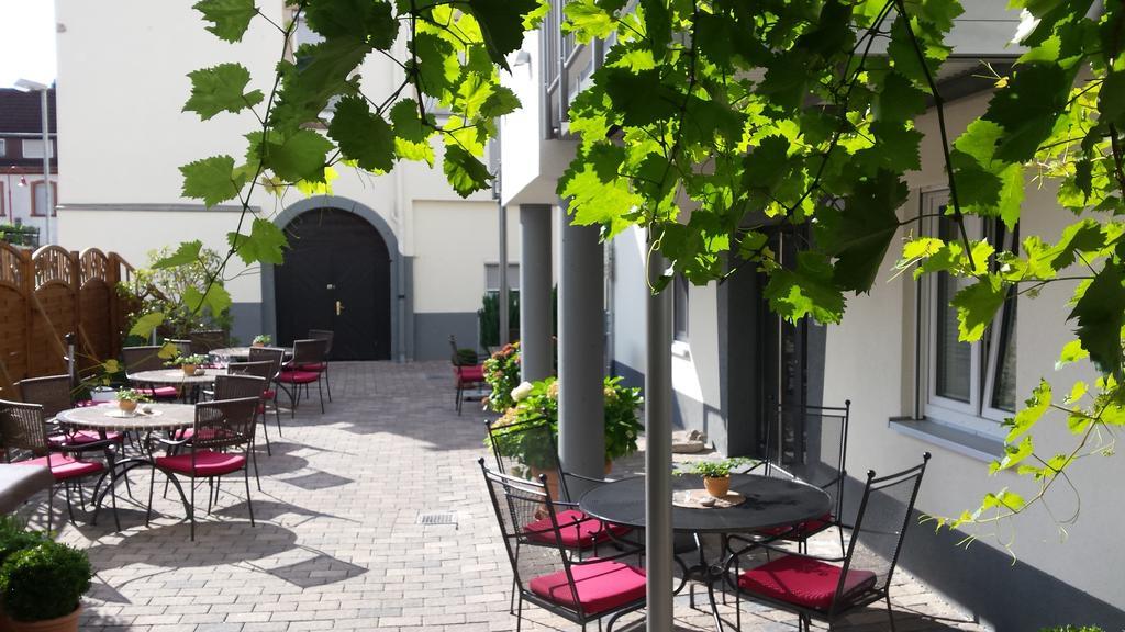 Hotel-Restaurant Pfaelzer Hof Edenkoben Kültér fotó