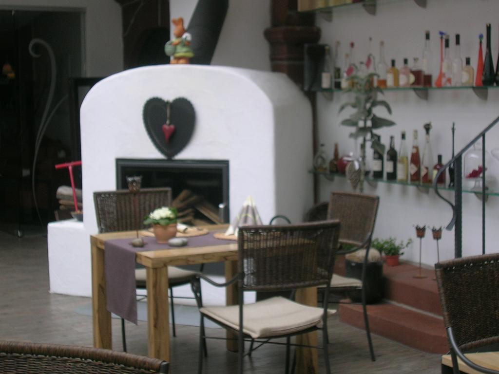 Hotel-Restaurant Pfaelzer Hof Edenkoben Kültér fotó