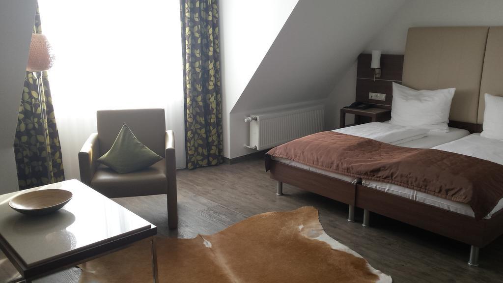 Hotel-Restaurant Pfaelzer Hof Edenkoben Kültér fotó